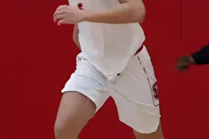 星空体育官网-不理想！淡厚然NCAA常规赛替补出战10分钟 罚球2中0仅得2篮板