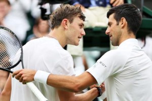 星空体育APP-德约25个Ace化身发球大炮 小遇挑战迎来温网首胜