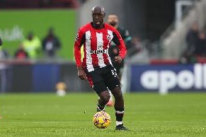 记者：维萨加盟纽卡难度很大，他在观望拜尔是否会来布伦特福德