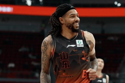 星空体育下载-山东输广州！全场狂铁，克里斯情绪失控，徐昕统治级发挥！