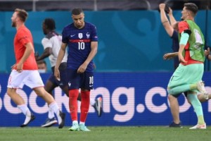 早慧天才迟遇挫折教育 姆巴佩失点得舆论宽容谅解