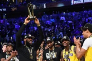 赛季半程开香槟的湖人 正向附加赛区域迅猛坠落